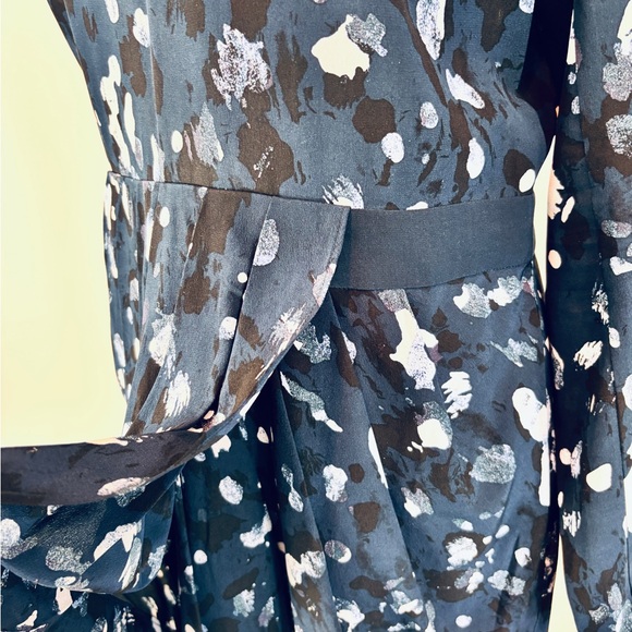 Club Monaco SILK long sleeve dress - Picture 9 of 13